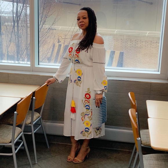 Boho Embroidered Midi Dress - Picture 4 of 7